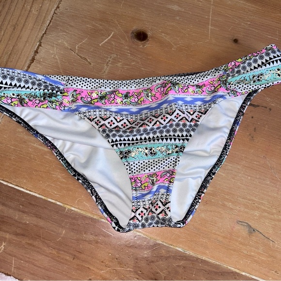 Victoria's Secret Geometric and Animal Print Bikini Bottom - Picture 1 of 4